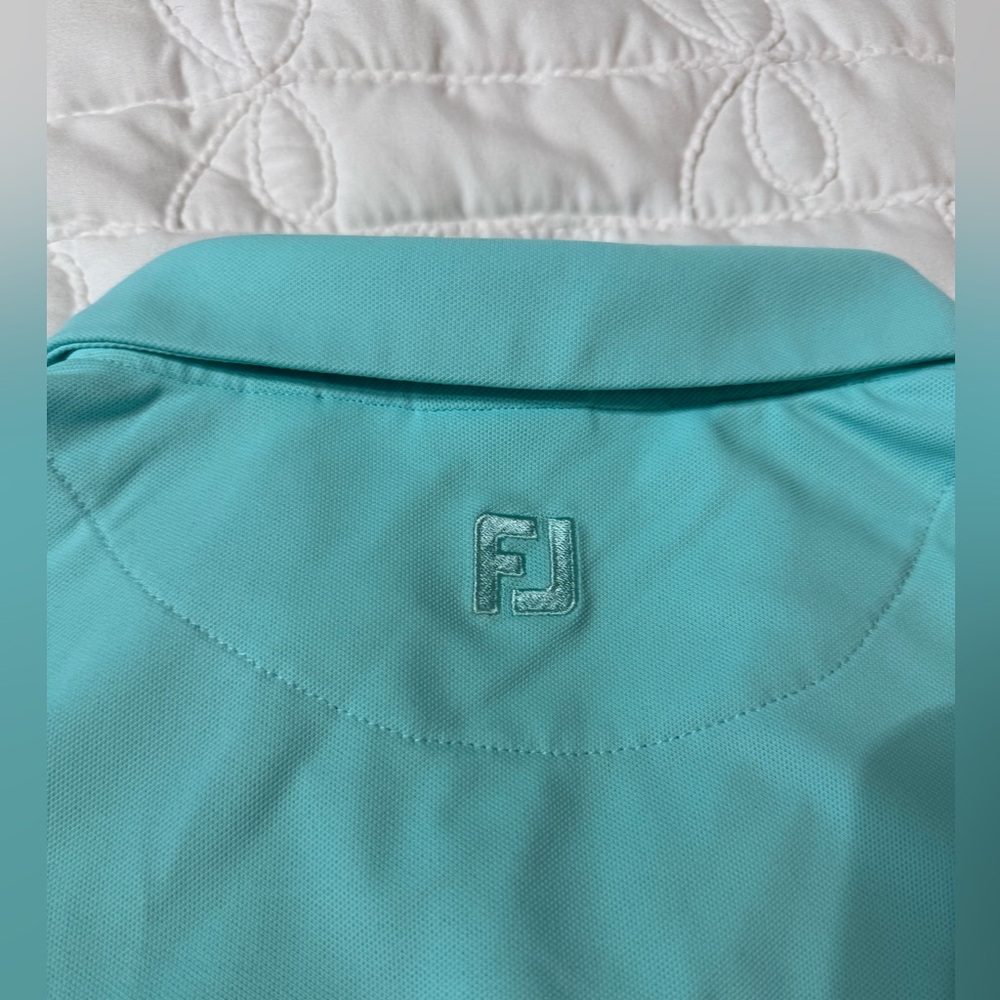 FootJoy Women’s Ruched Half Sleeve Golf Polo - Picture 5 of 6